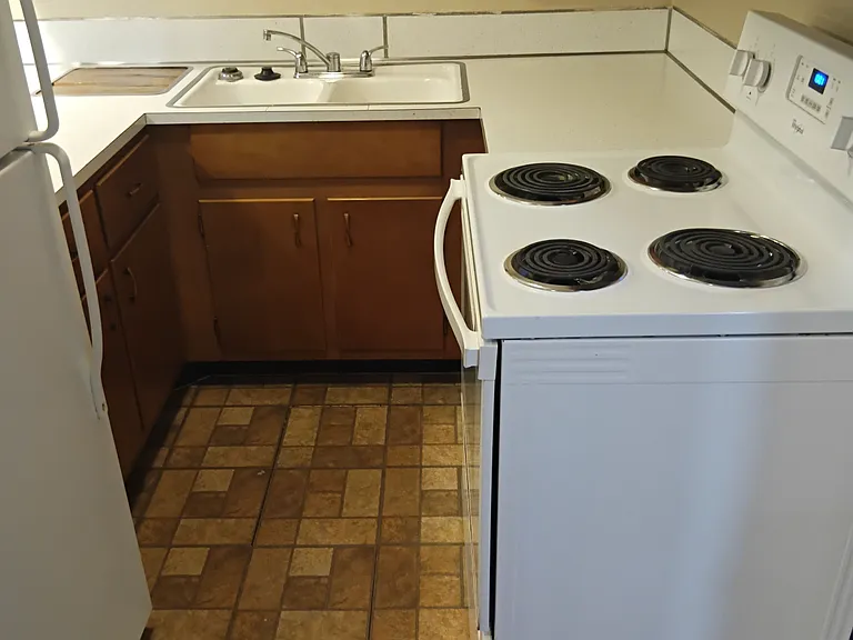 2526 Revere Ave #10 — Photo 9