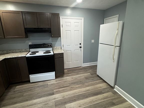 4th image of 929 Saint Clair St