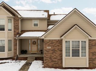 9639 Hampton Dr, Belleville, MI 48111