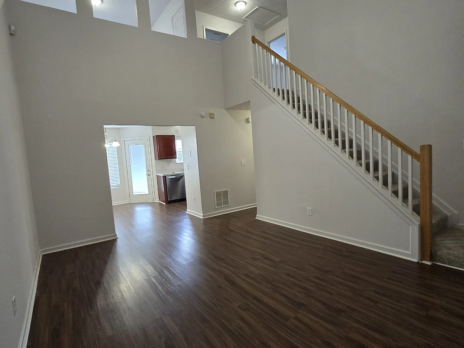3 bed, 1477 sqft, $2,295 — Photo 2