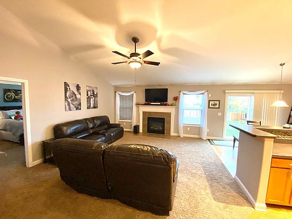 3rd image of 741 Brevard Cir