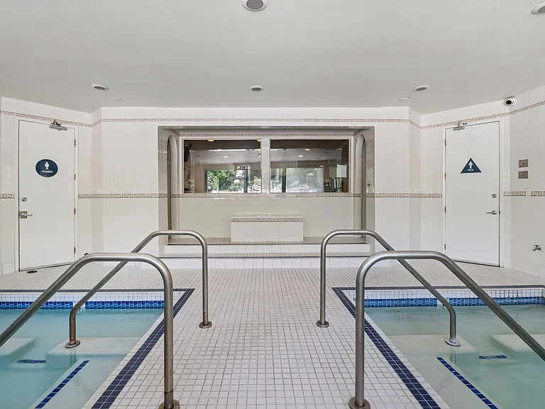 5340 Yarmouth Ave #108 — Photo 37