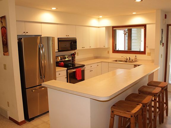 4th image of 10691 Woodcrest Ct #203