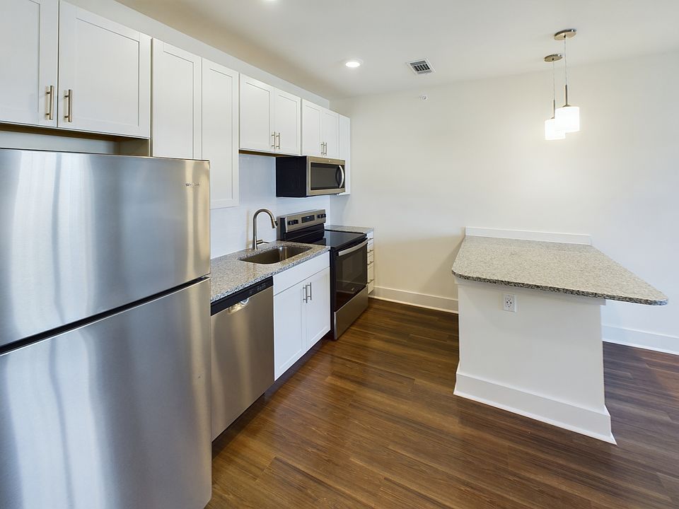 1st image of 470 Arsdale Ave #29-203