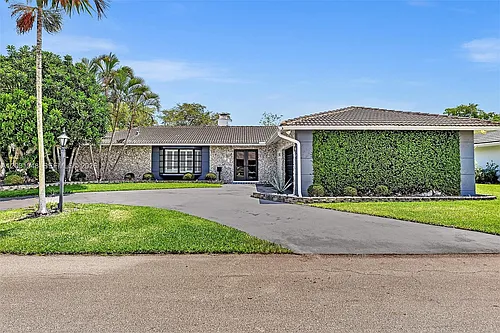 5602 S Travelers Palm Ln Photo 1 5602 S Travelers Palm Ln Photo 1