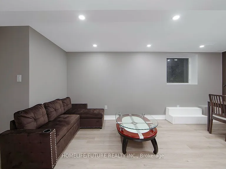 230 Ellis Cres #BASEMENT — Photo 11