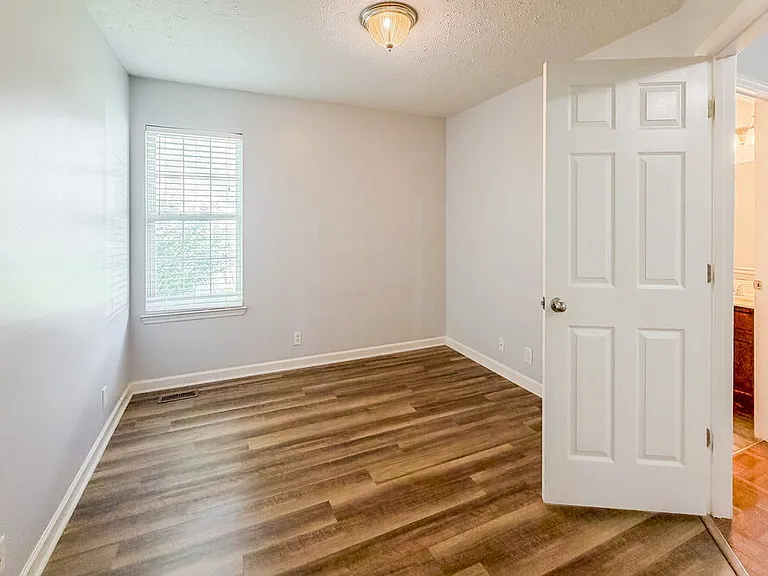 608 Winthrop Ave — Photo 14