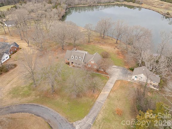 2nd image of 252 N Corner Estates Rd