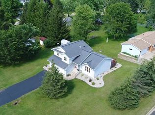 410 Bailey St, Waupaca, WI 54981