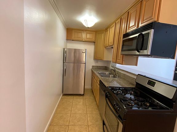 3rd image of 11626 Gorham Ave APT 3