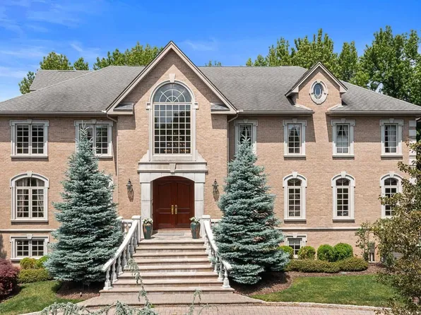 9 Maple St, Englewood Cliffs, NJ 07632