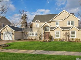 39 Peconic Dr, Massapequa, NY 11758