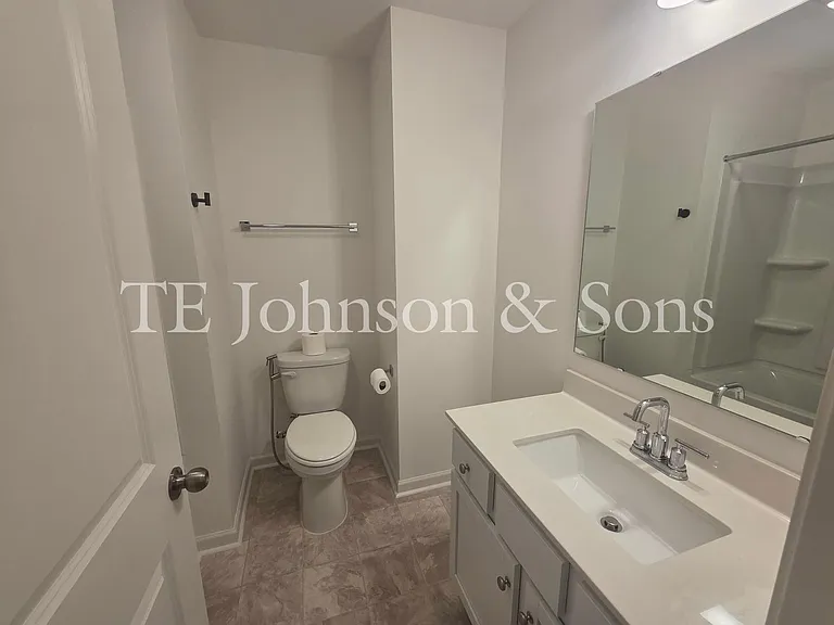 223 Latrobe Ln — Photo 19