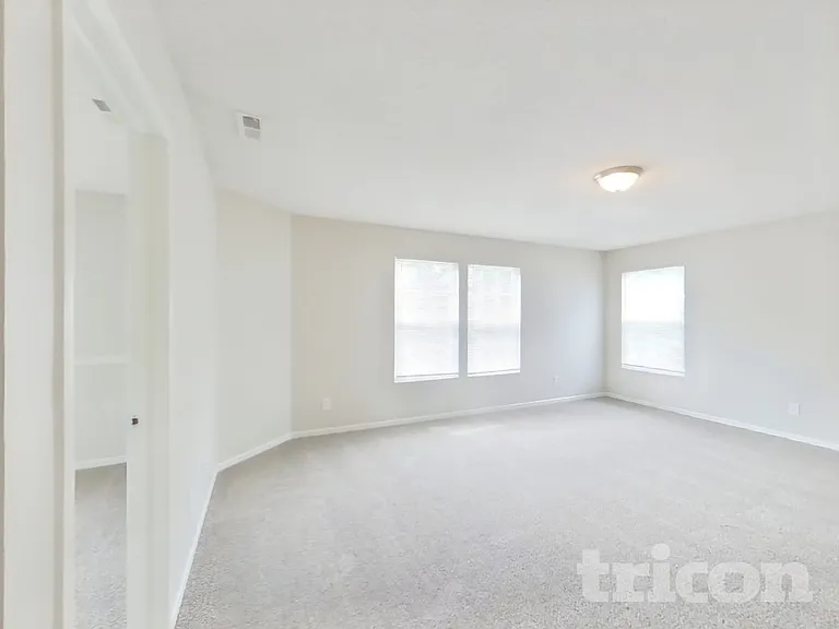 678 Runnymede Ct — Photo 15