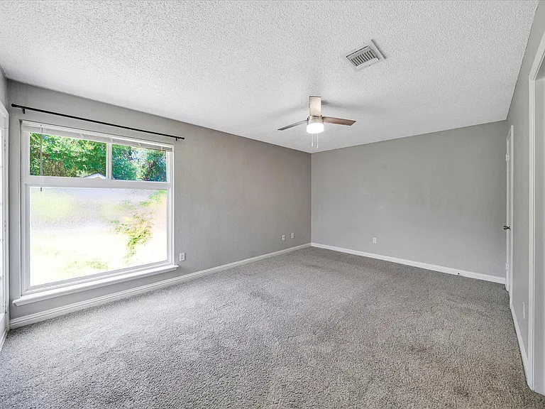 16906 Pocono Dr — Photo 17