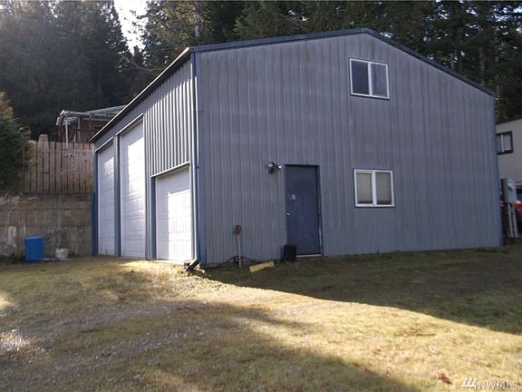 3rd image of 70 E Hillside Dr