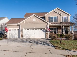 1715 Glacier Ridge Rd, Waukesha, WI 53188