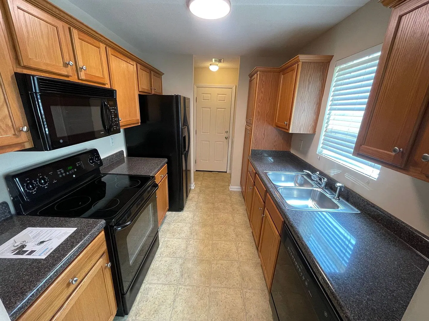 Sign A Lease Today & Get 1/2 Off Your Deposit! Bridgewater Home Pre-Leasing For August 2 2027! — Photo 3