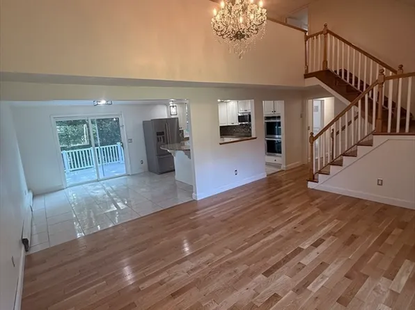 40 Poquanticut Ave, North Easton, MA 02356
