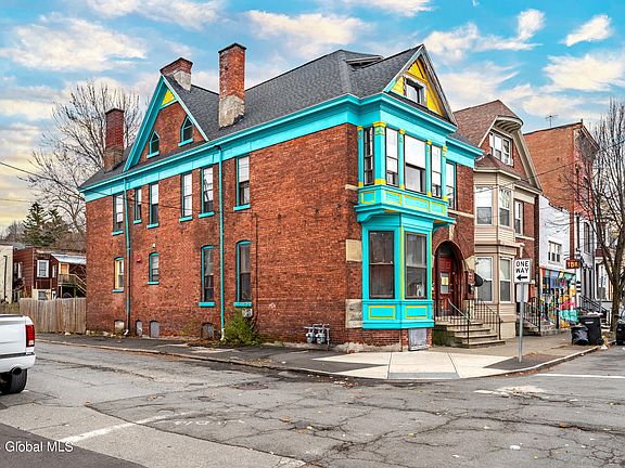 3rd image of 3284 6th Avenue