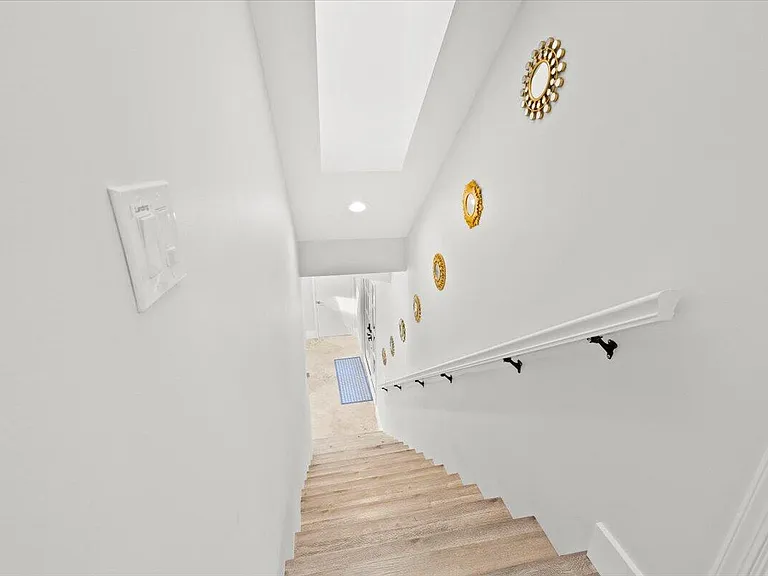 3001 Jasmine Ct — Photo 42