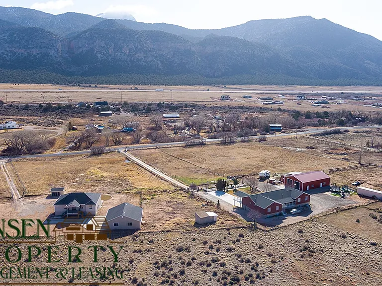 1784 S Old Highway 91 — Photo 27