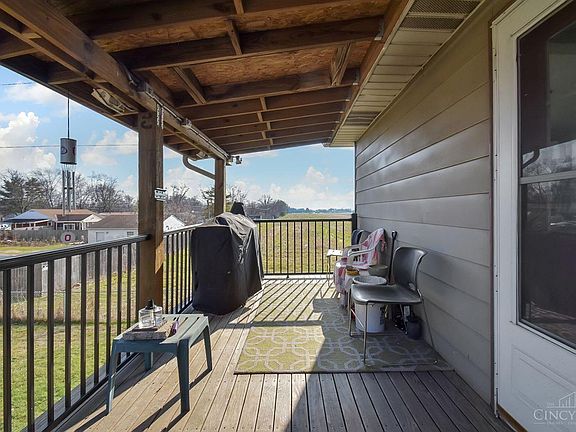 2nd image of 416 Meadow Ln