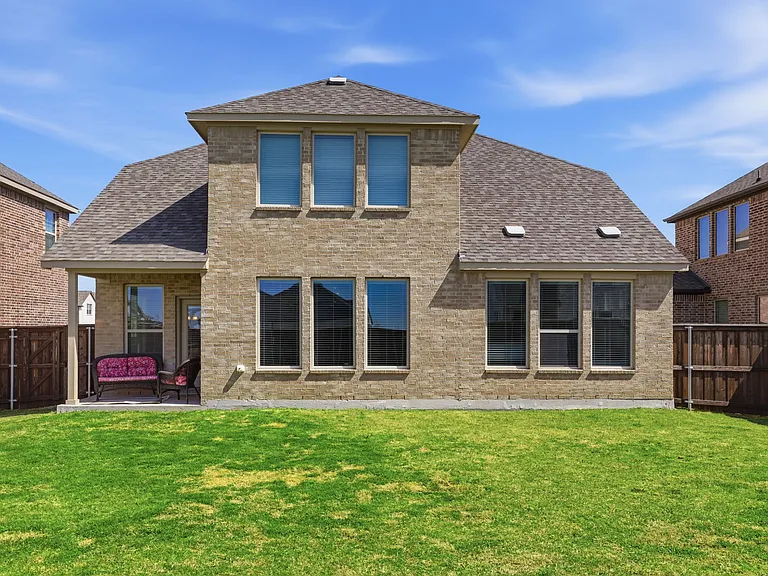 5613 Breezy Dr — Photo 13