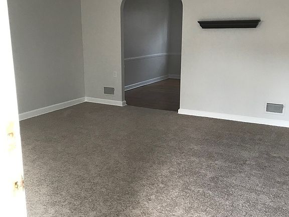 2nd image of 1120 Coyne Pl