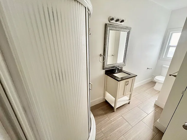 14 Westminster Ave #5 — Photo 6