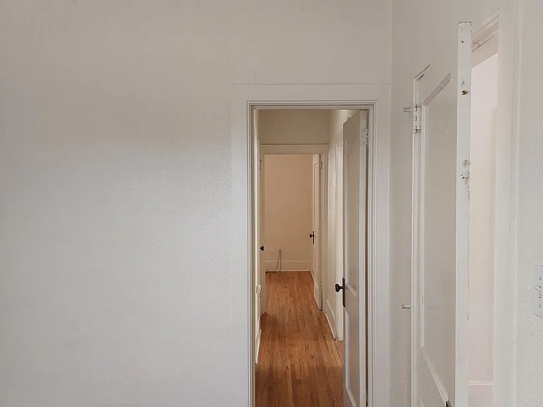 College Housing - 4 bedrooms — Photo 53