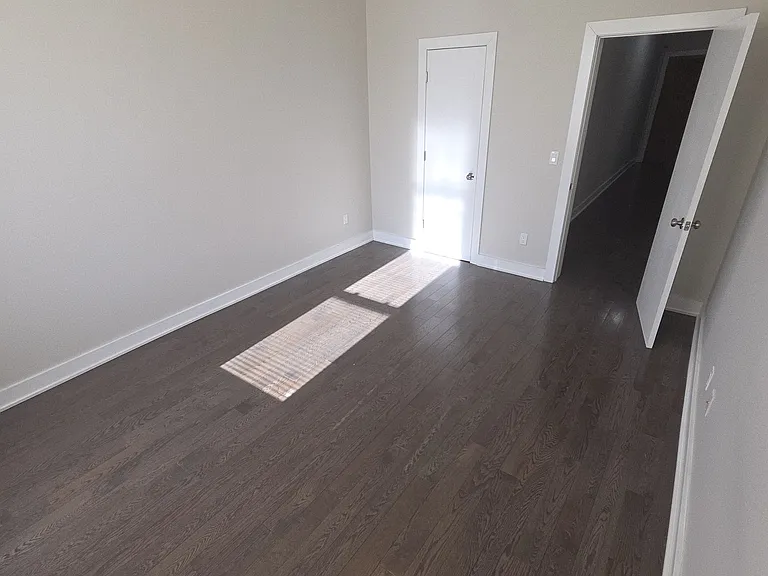 11 Seymour St #20 — Photo 5