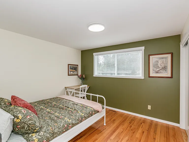 Upper Level | Bedroom 1 | Queen | Desk | 2 large closets with built-ins | Room-darkening curtains