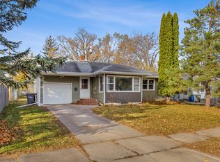 217 16th St S, Moorhead, MN 56560