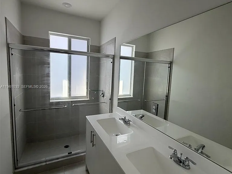 679 SE 13th Street Cir #679 — Photo 12