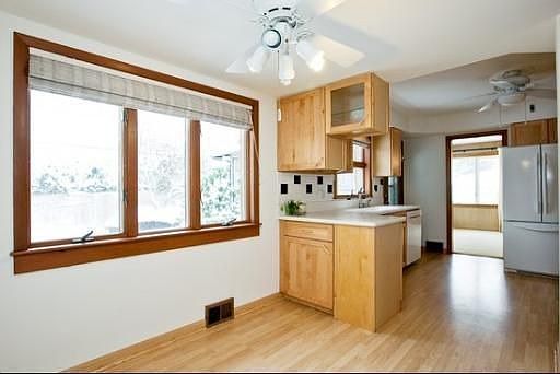 5th image of 515 E Chicago Ave