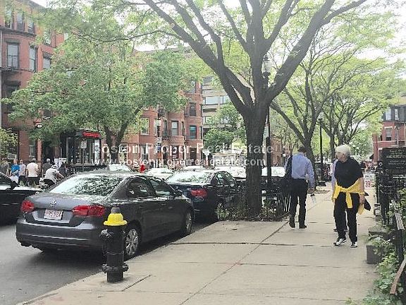 289 Newbury Boston - Back Bay Building Photo 2 (7)