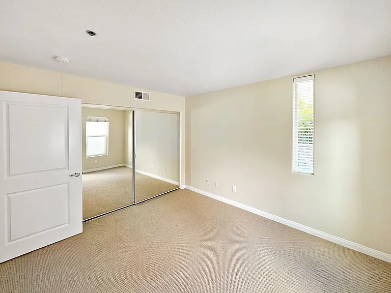 924 Hornblend St #101 — Photo 12