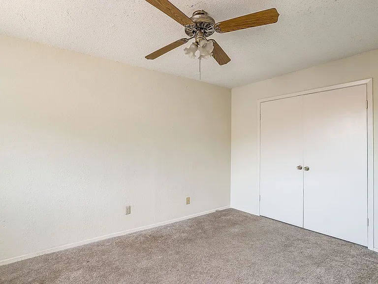 127 Allencrest Dr — Photo 29