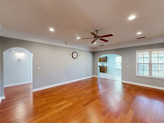 4th image of 516 Sprucepine Rd