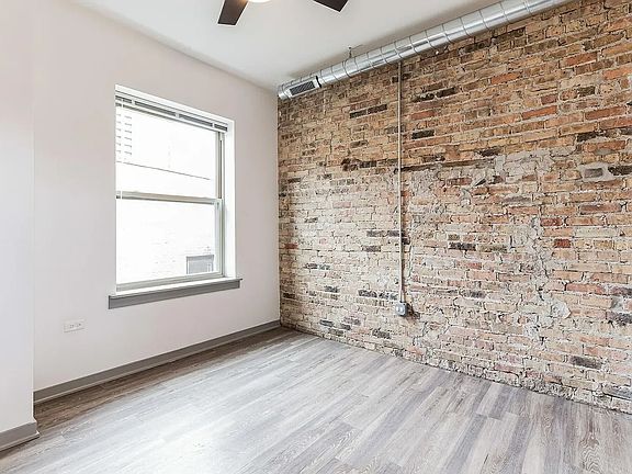 5th image of 1645 N Wells St #3B