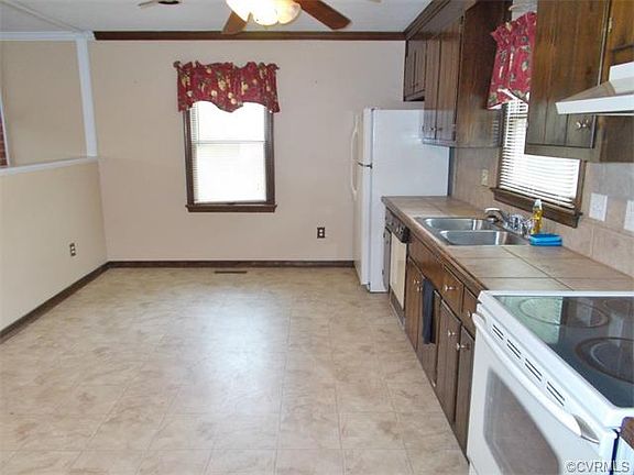 3rd image of 6258 Banshire Dr