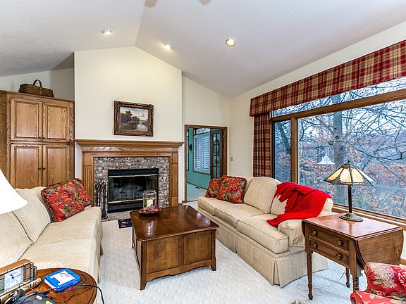 5th image of 2305 Wildwood Ct