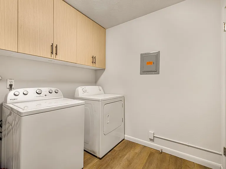 435 W Main St — Photo 15