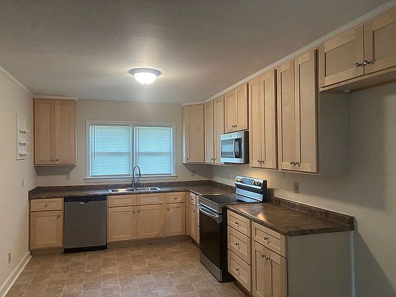 4th image of 2878 Riverview Rd