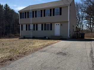 1026 Hildreth St FLOOR 2, Dracut, MA 01826