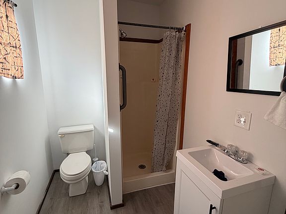 5th image of 1355 E Main St #27