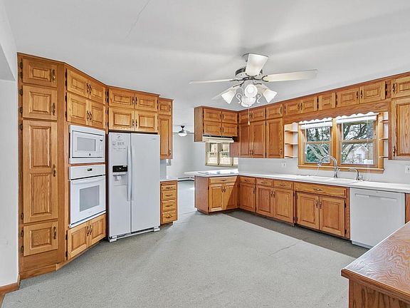 3rd image of 1104 Woodman Road