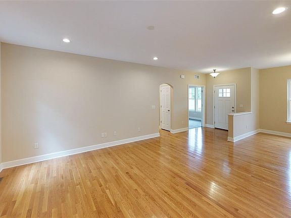 5th image of L3 Winterberry Ln