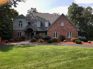 113 E Back Bay Rd, Bowling Green, OH 43402